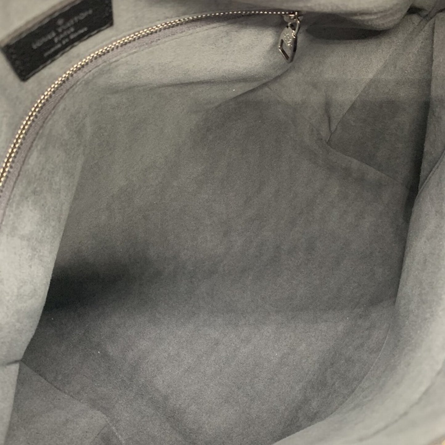 Louis Vuitton Mahina, Black, Leather, shoulder