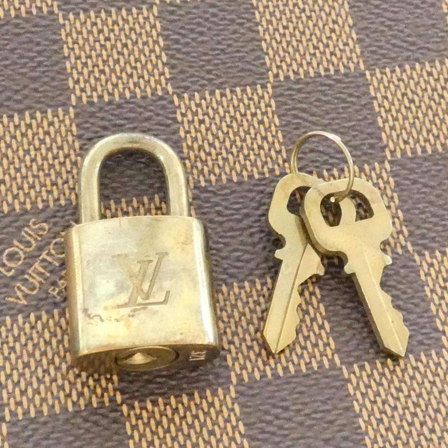 Louis Vuitton Greenwich PM, Brown, Canvas, travel