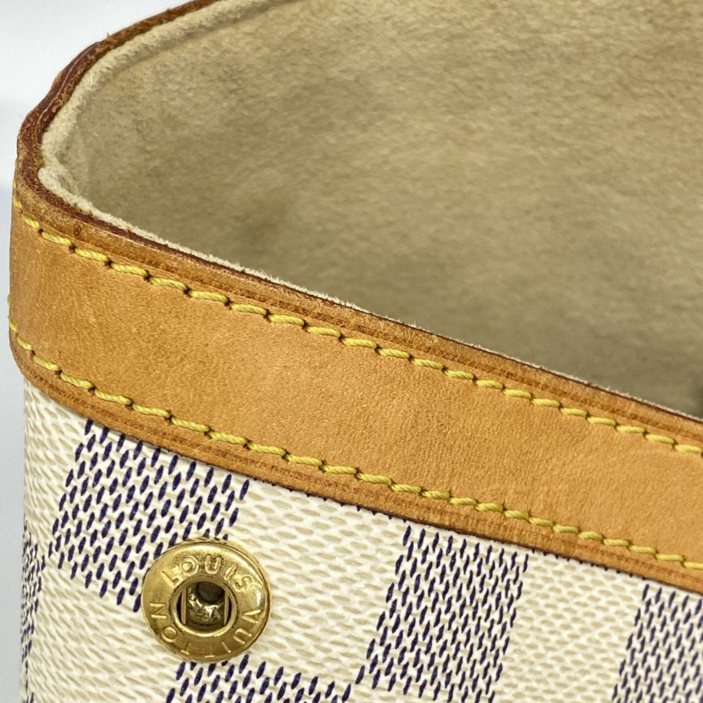 Louis Vuitton Hampstead, White, Canvas, tote
