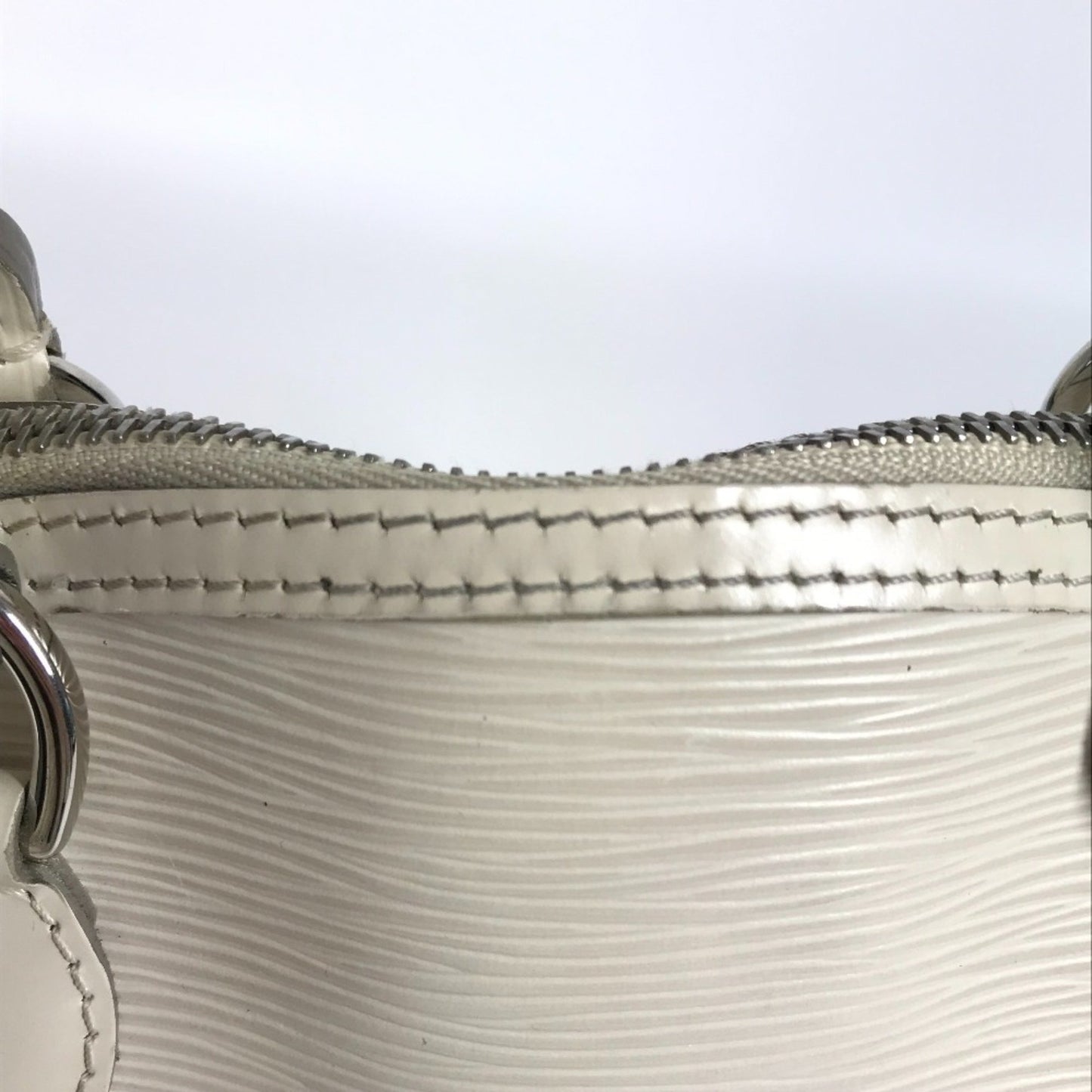 Louis Vuitton Lockit Vertical, White, Leather, tote