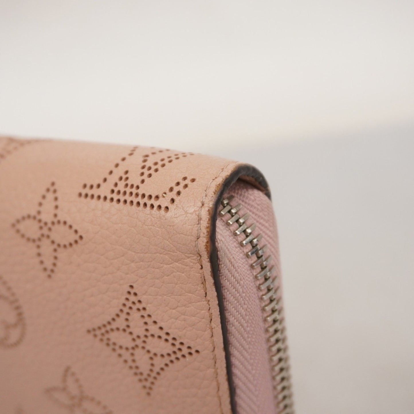 Louis Vuitton Mahina, Pink, Leather, wallet
