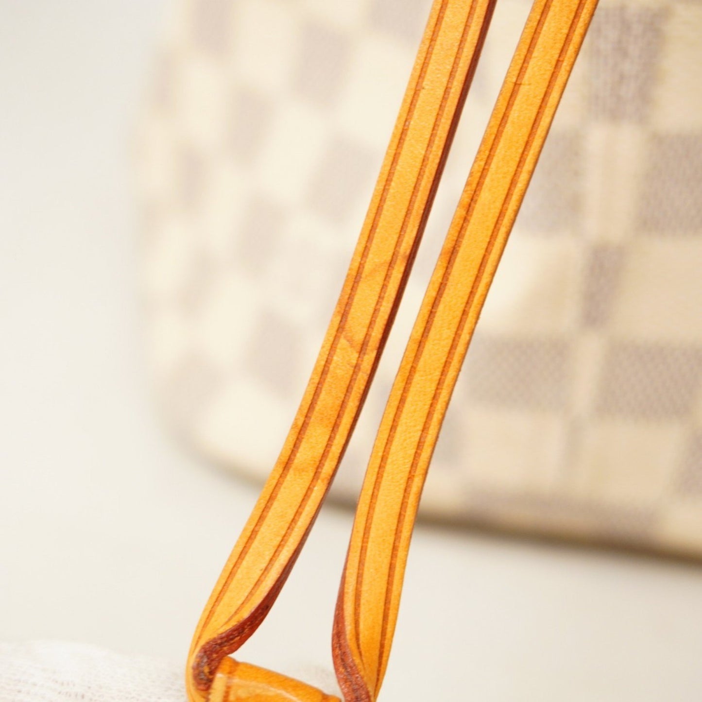 Louis Vuitton Neverfull MM, White, Canvas, tote