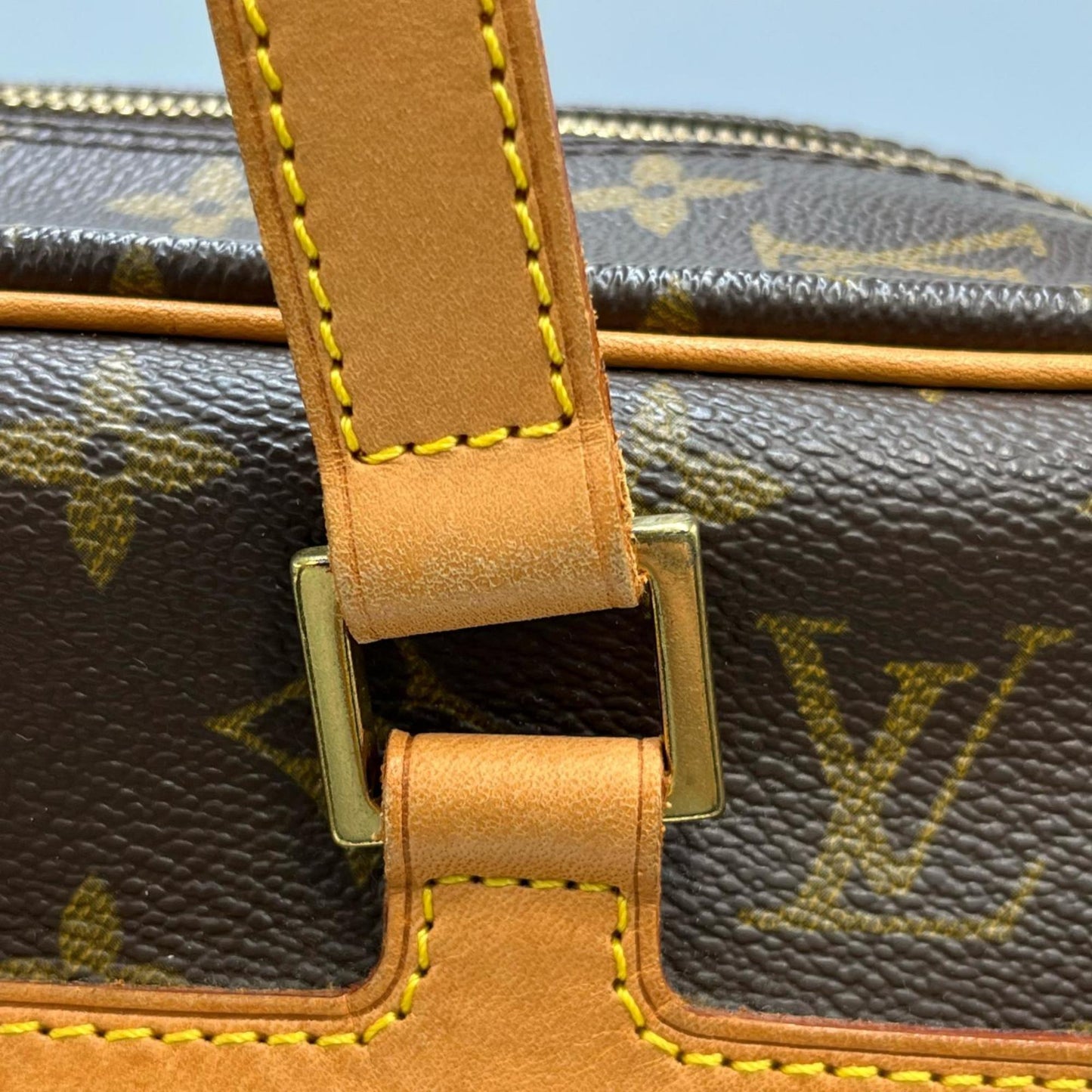 Louis Vuitton Cité, Brown, Canvas, shoulder