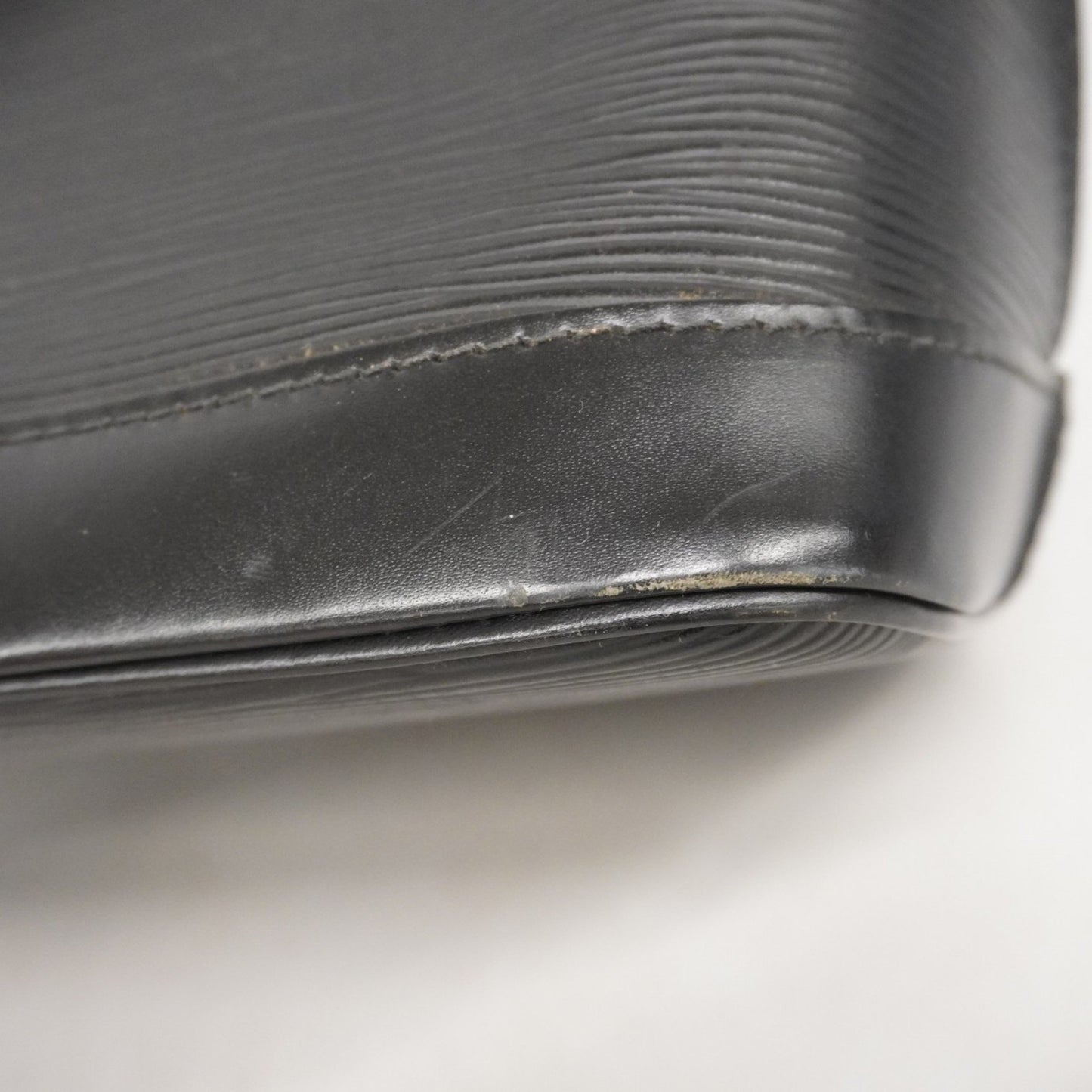 Louis Vuitton Alma, Black, Leather, handbag