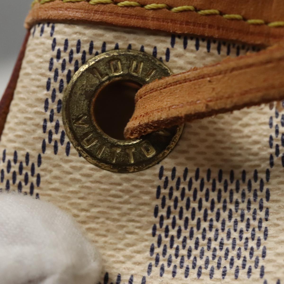 Louis Vuitton Noé, White, Canvas, shoulder