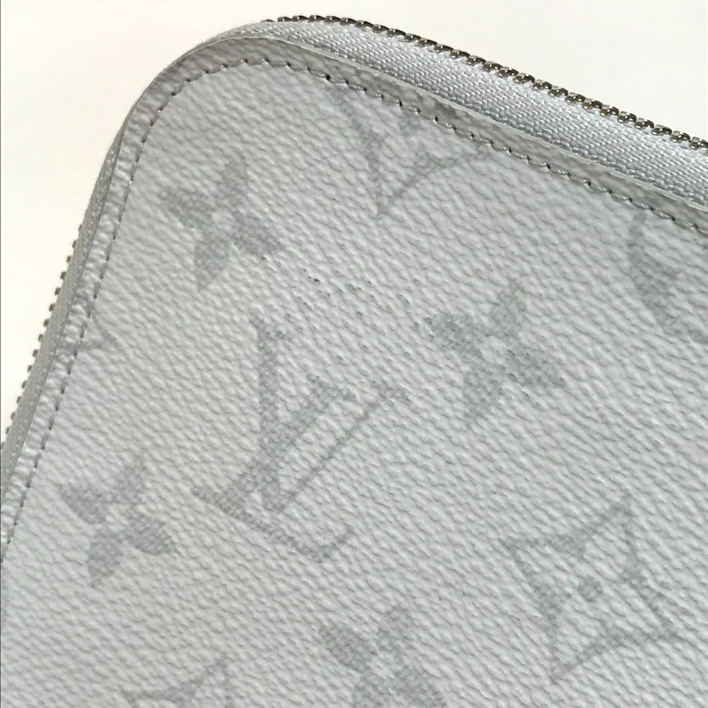 Louis Vuitton Pochette Jour, White, Canvas, clutch