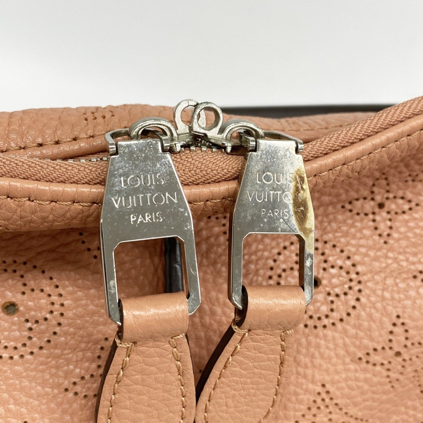 Louis Vuitton Mahina, Pink, Leather, shoulder