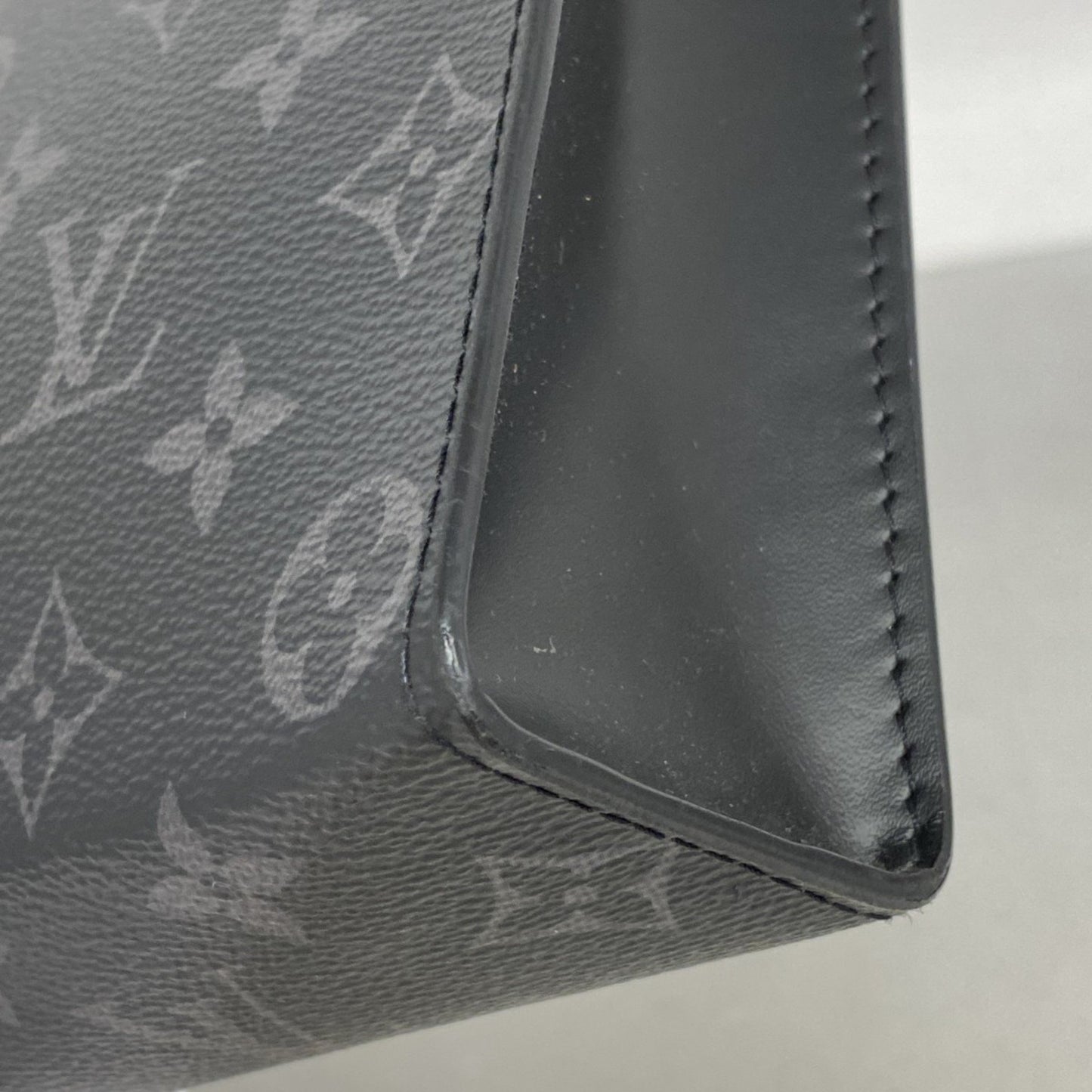 Louis Vuitton Pochette voyage, Black, Canvas, clutch