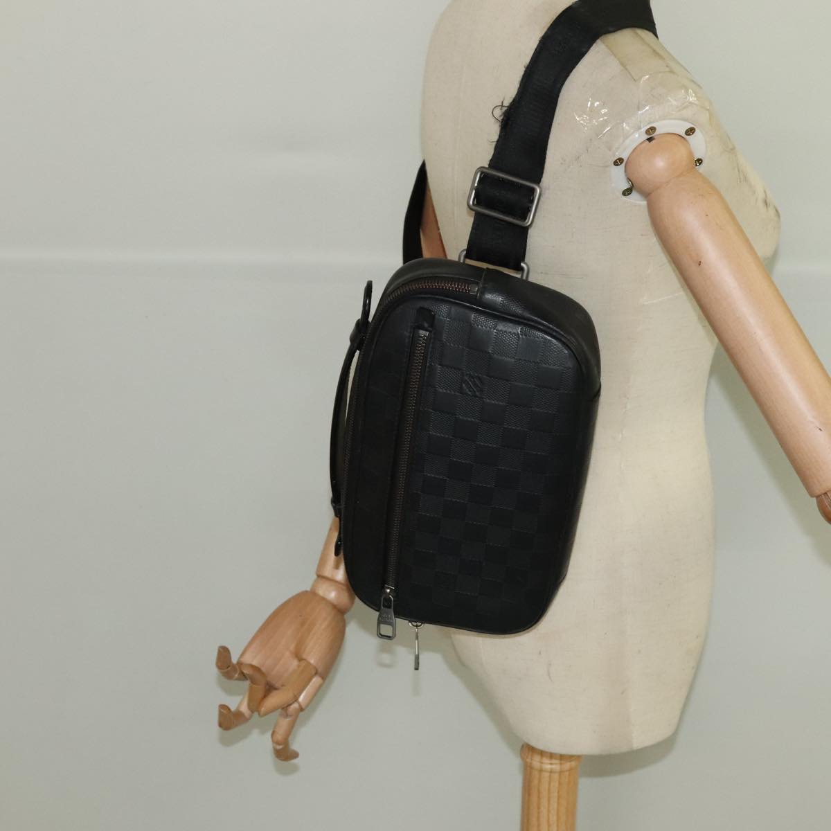 Louis Vuitton Ambler, Black, Leather, shoulder
