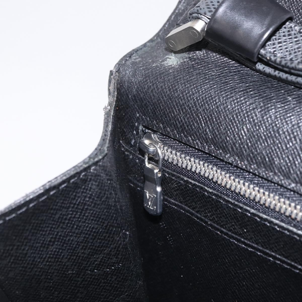 Louis Vuitton Selenga Pochette Taiga Leather, Gray, Leather, Clutch