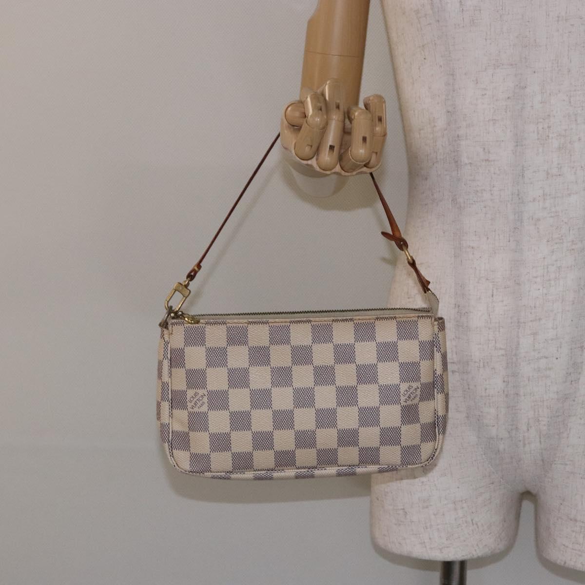 Louis Vuitton Pochette Accessoire, White, Canvas, clutch
