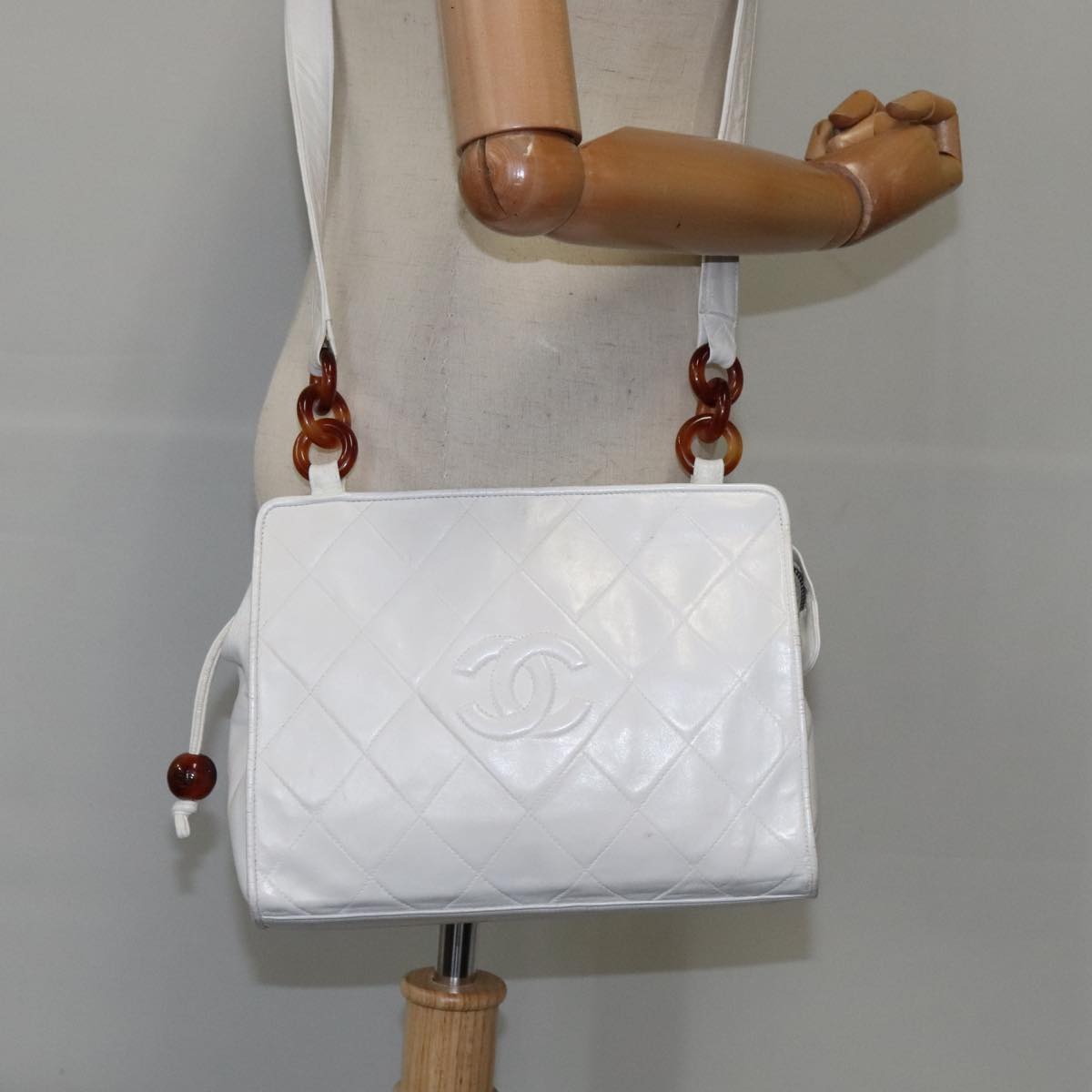 Chanel Cc, White, Leather, shoulder