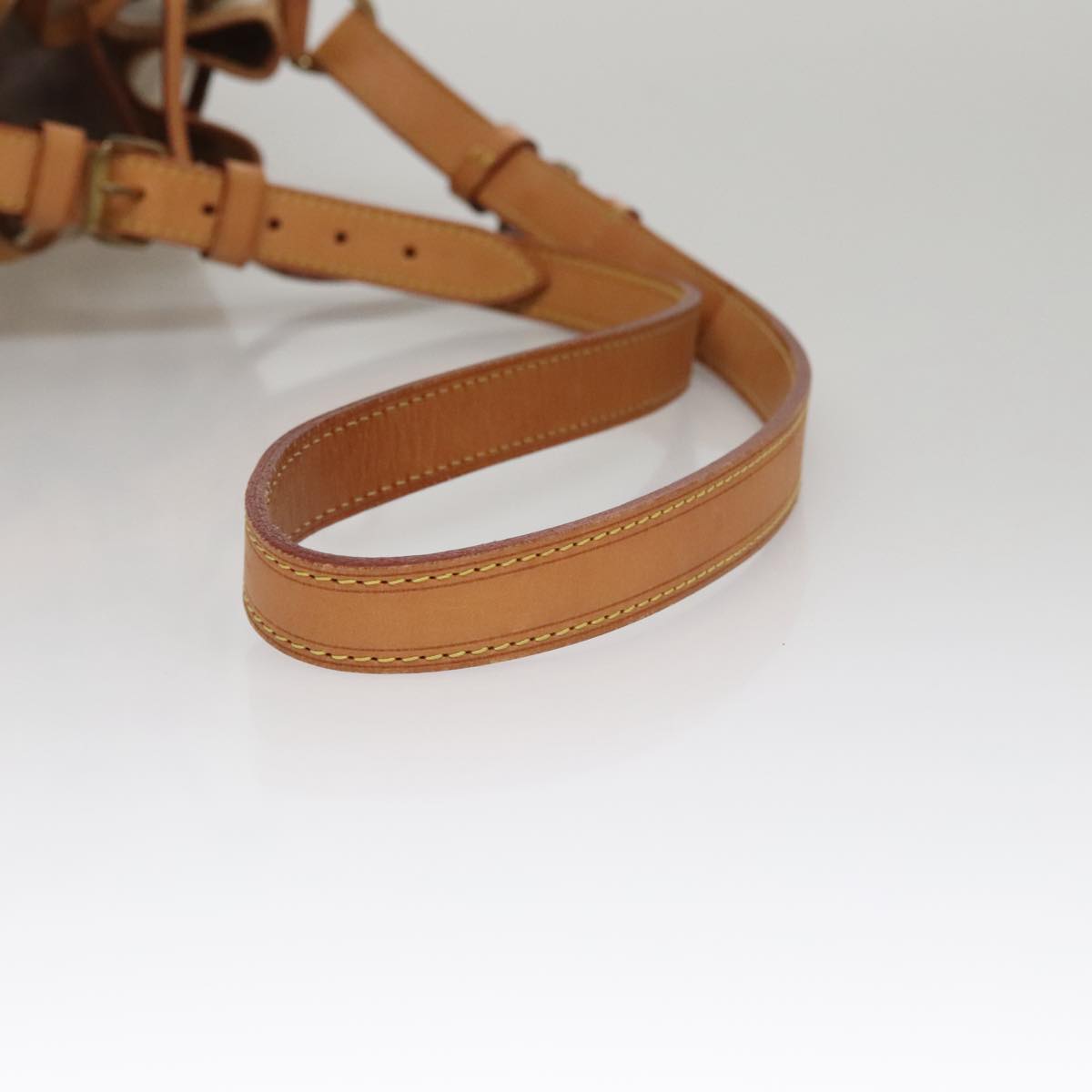 Louis Vuitton Noé, White, Canvas, shoulder