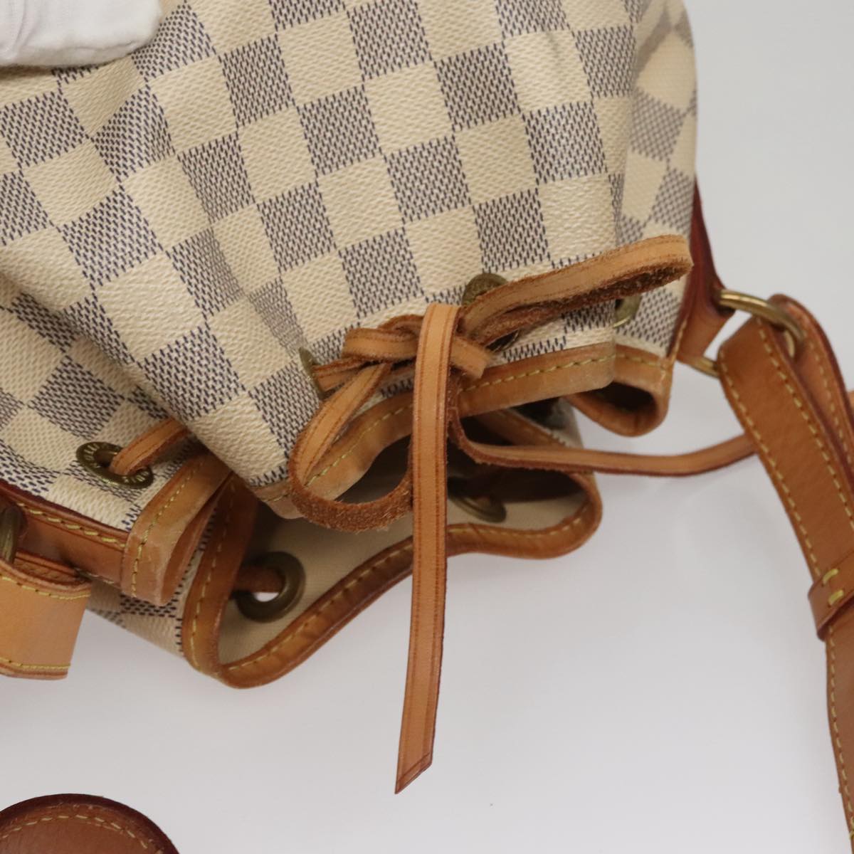 Louis Vuitton Noé, White, Canvas, shoulder