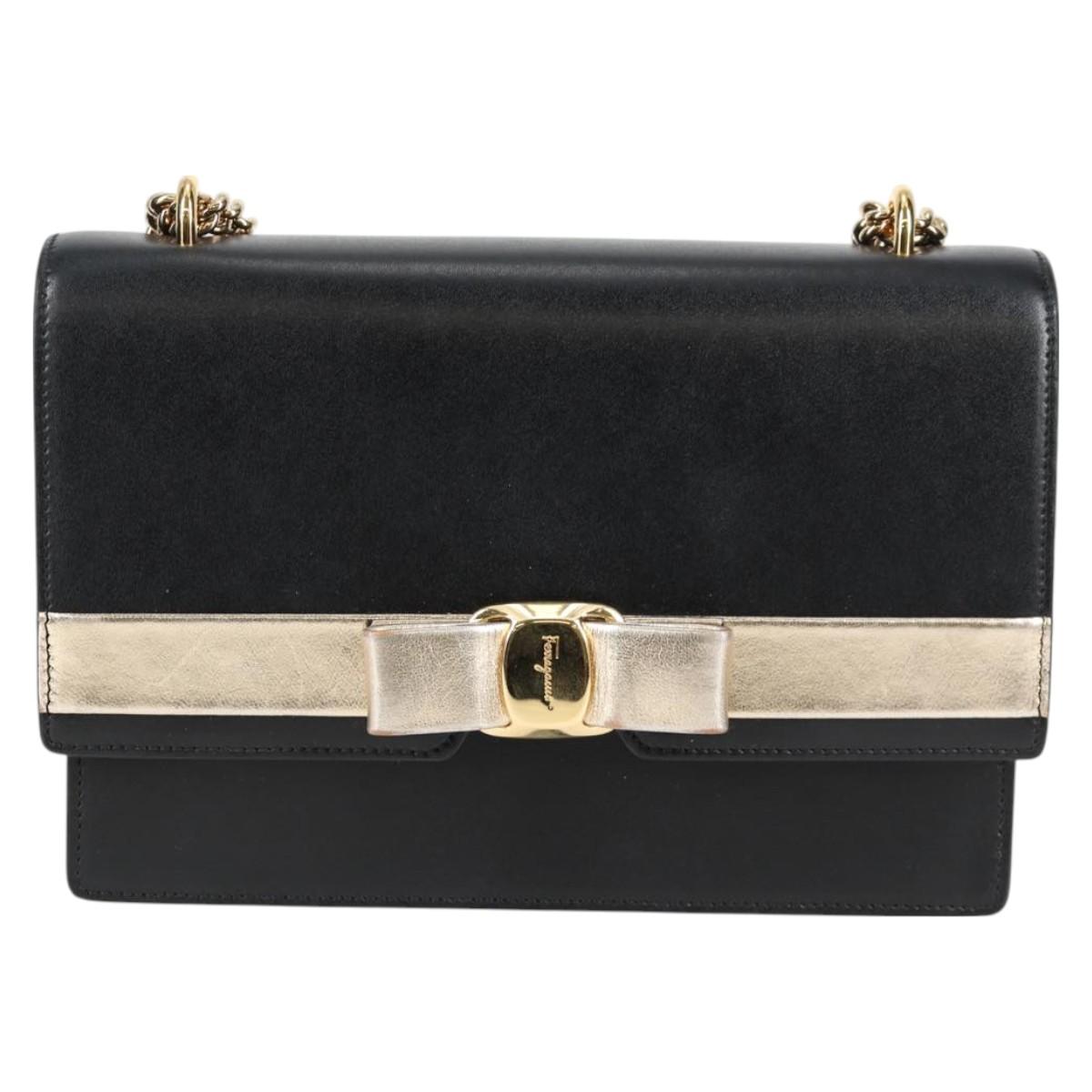 Salvatore Ferragamo Vara, Black, Leather, shoulder
