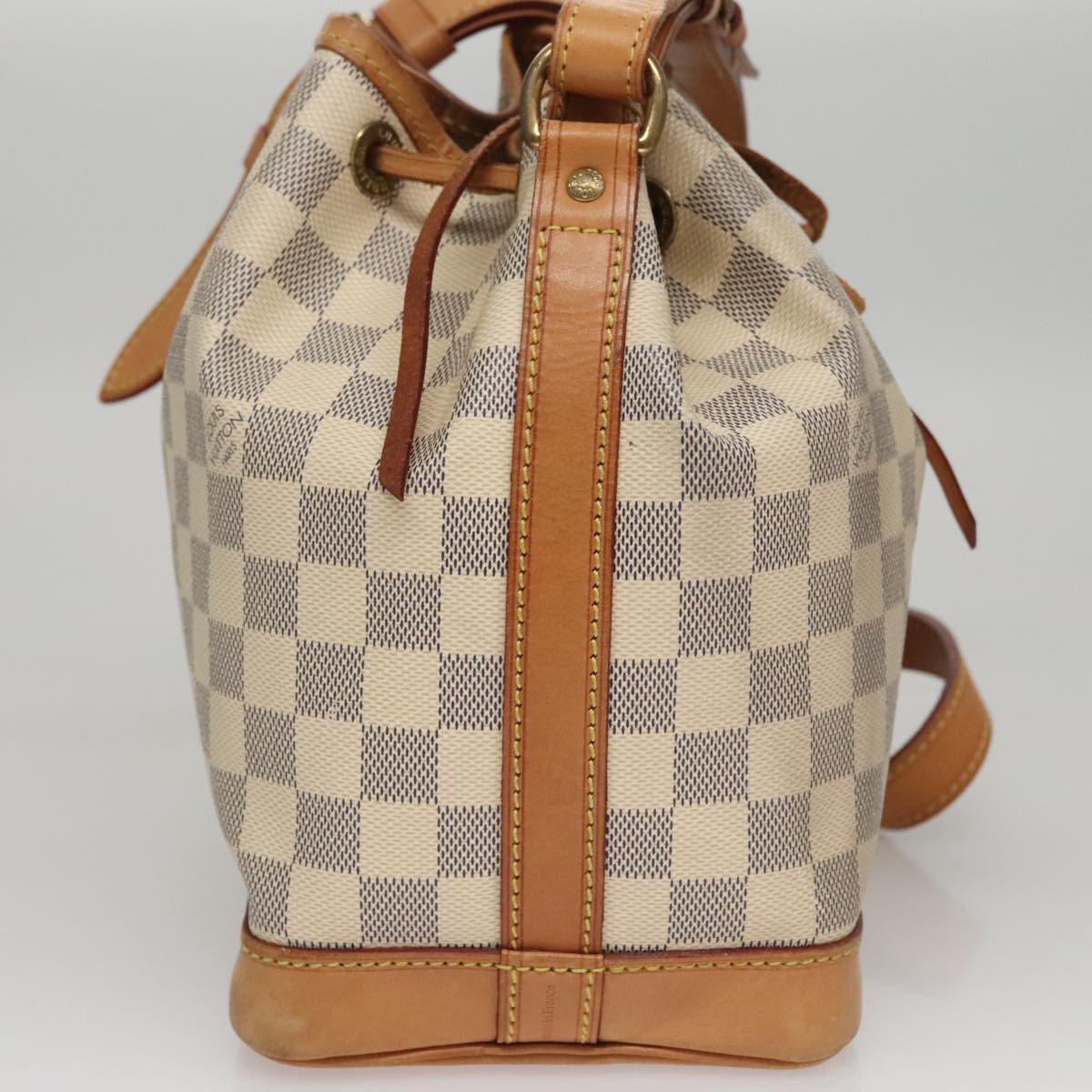 Louis Vuitton Noé, White, Canvas, shoulder