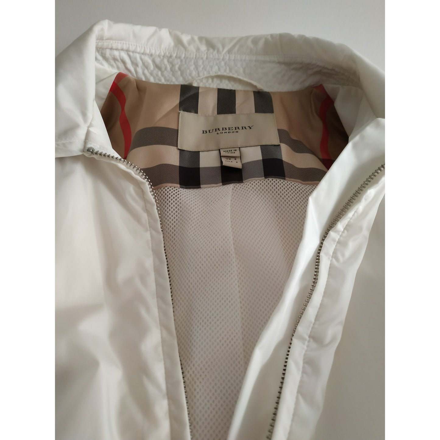 Burberry Raincoat 6 US White Full Zip Hidden Hood