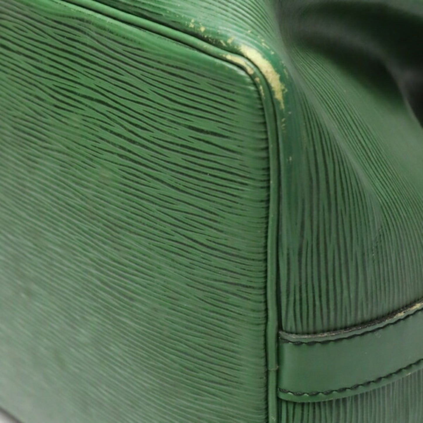 Louis Vuitton Petit Noé, Green, Leather, shoulder