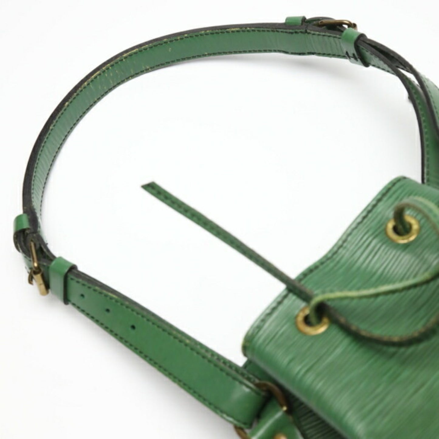 Louis Vuitton Petit Noé, Green, Leather, shoulder