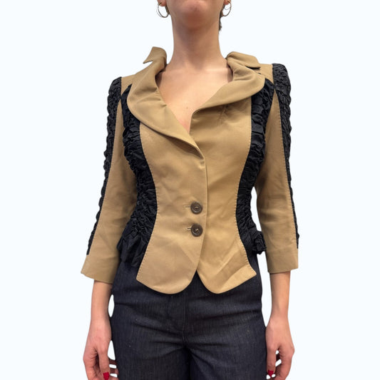 Brandsamsara tan and black ruched sleeve blazer with button front and wide lapels.