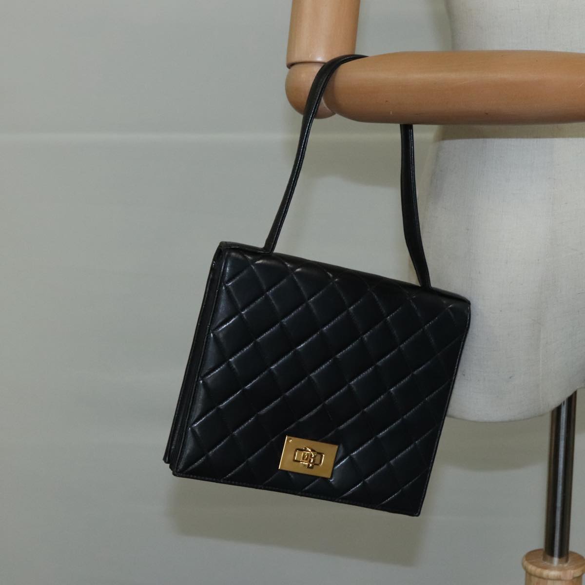 "Chanel 2,55" - Brandsamsara