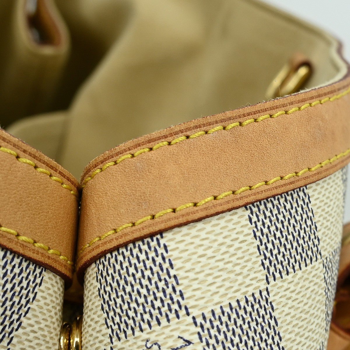 Louis Vuitton Hampstead Handbag - Brandsamsara