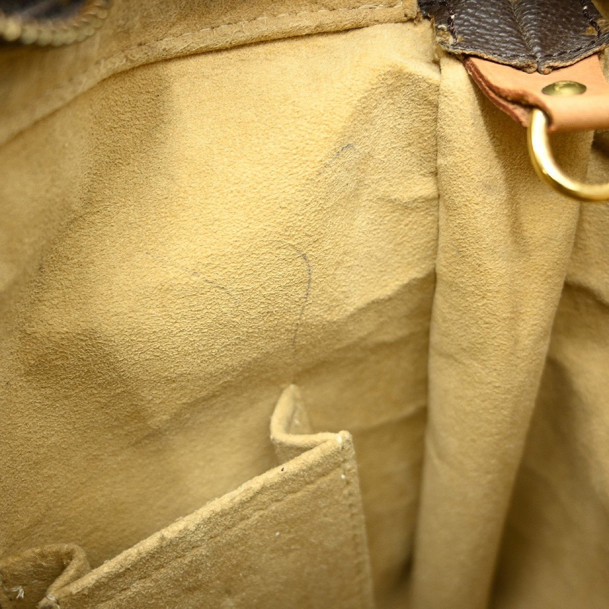 Louis Vuitton Looping Handbag - Brandsamsara