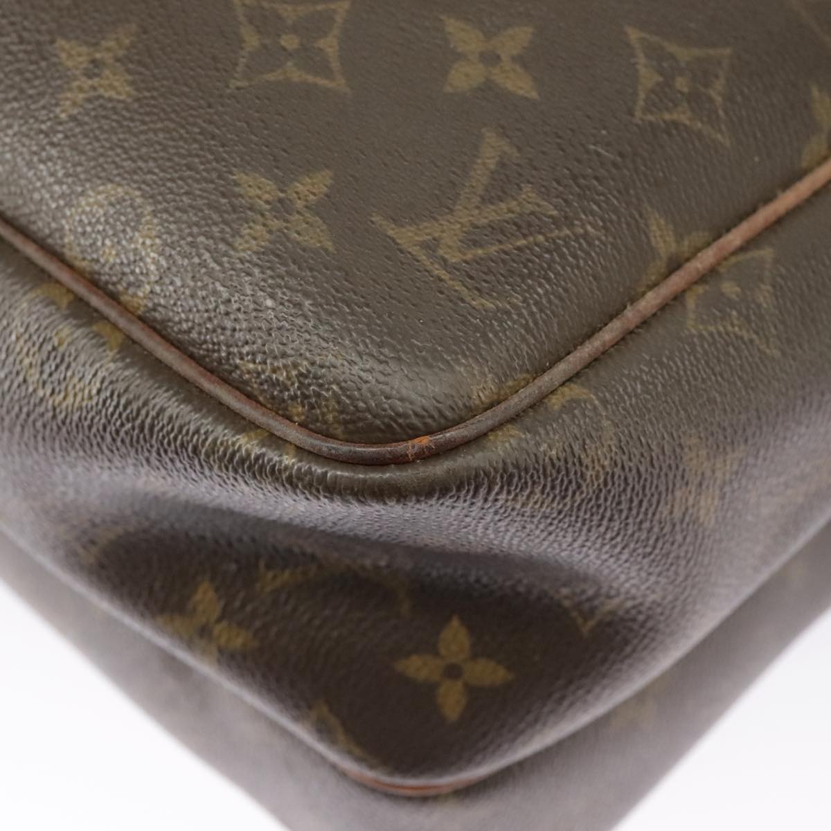Louis Vuitton Reporter - Brandsamsara