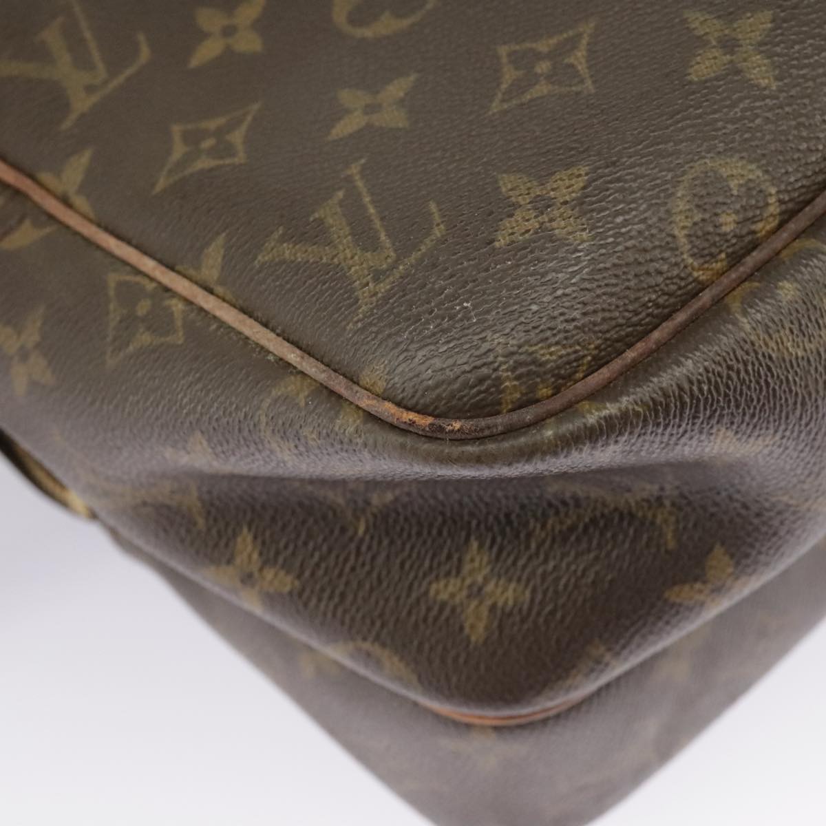 Louis Vuitton Reporter - Brandsamsara
