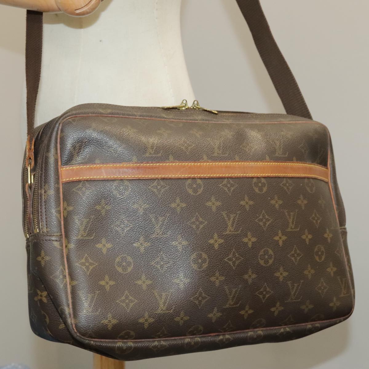 Louis Vuitton Reporter - Brandsamsara