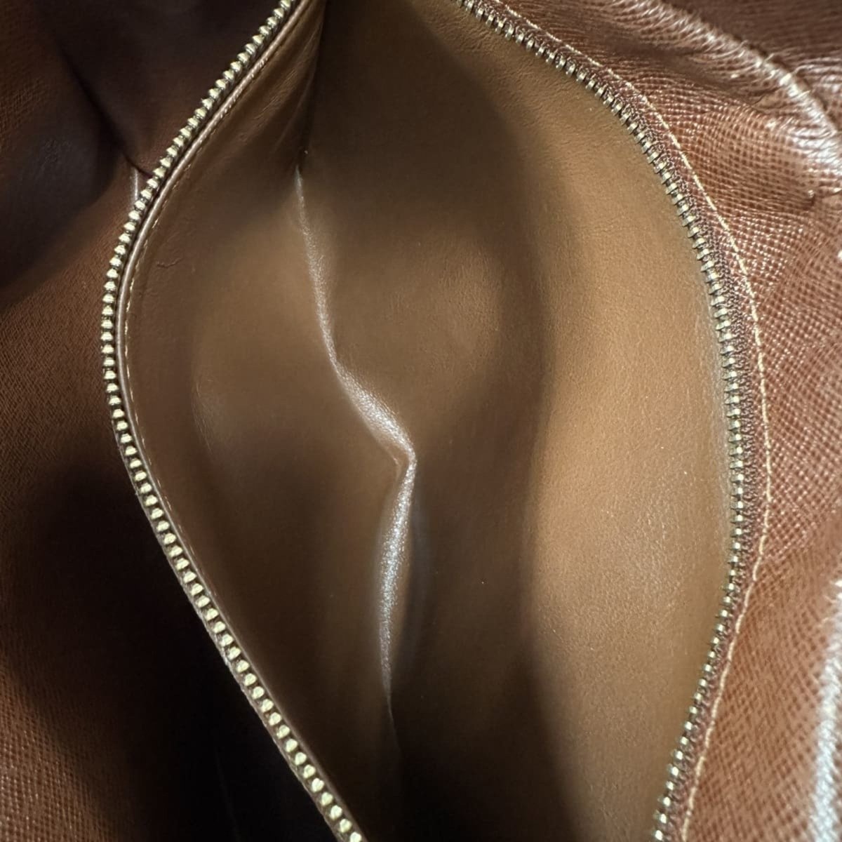 Louis Vuitton Trocadéro - Brandsamsara