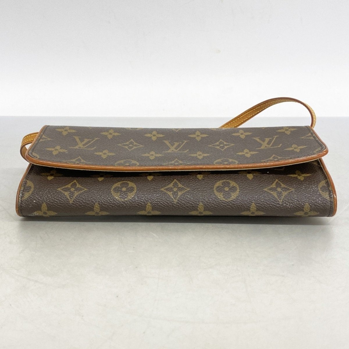 Louis Vuitton Twin - Brandsamsara
