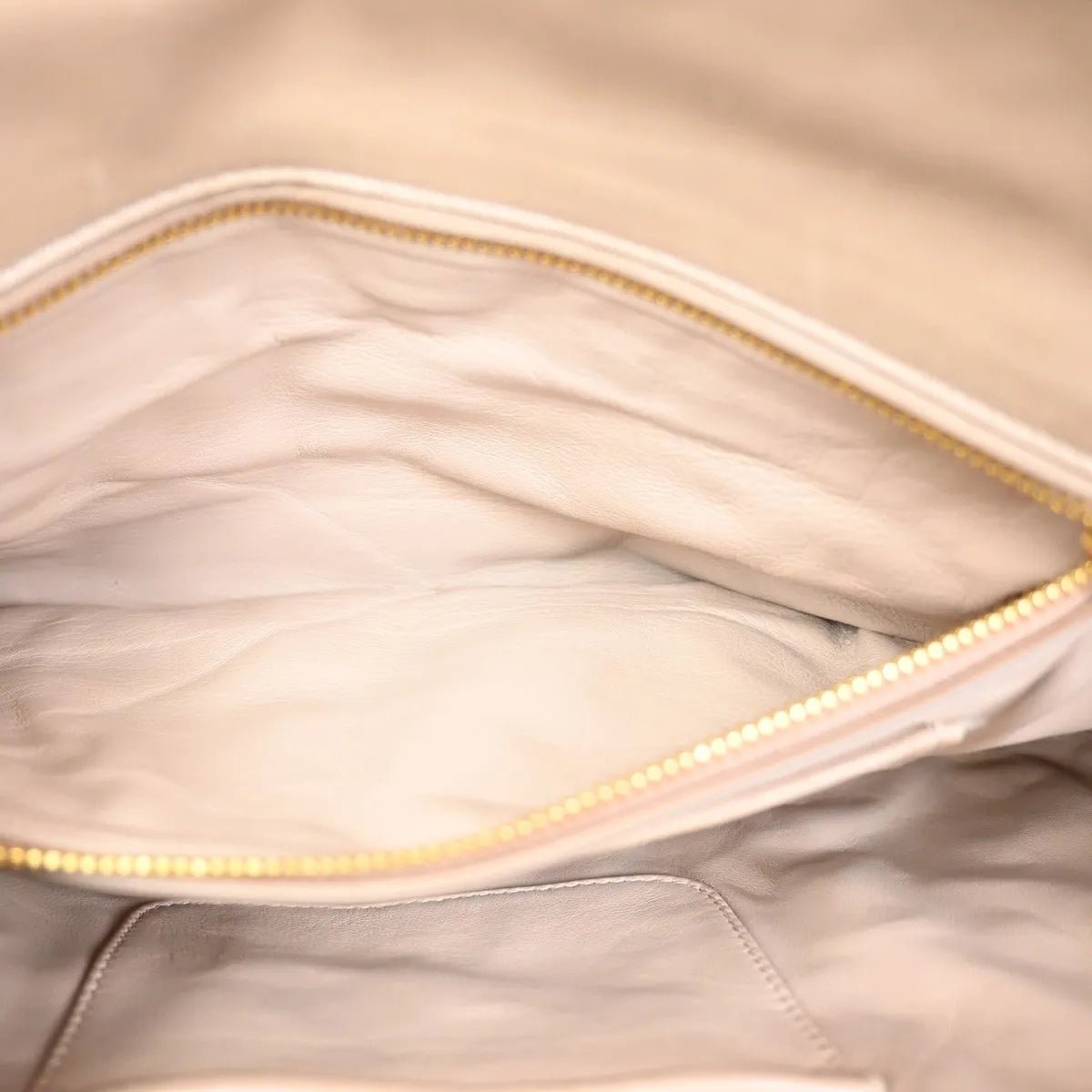 Prada Turnlock - Brandsamsara
