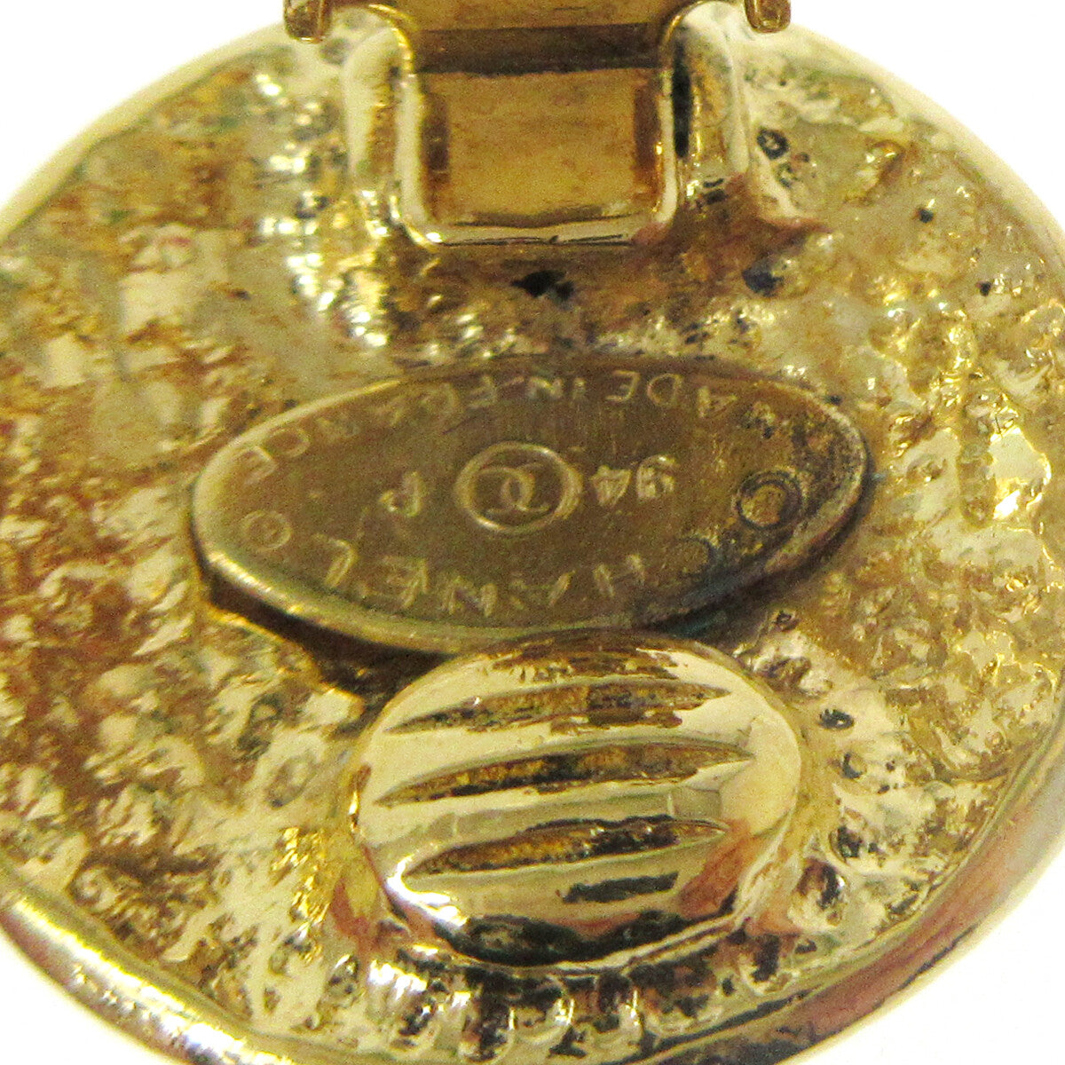 Chanel Vintage CC Round Clip-On Earrings Metal, GOLD, GOLD_PLATED, Earrings
