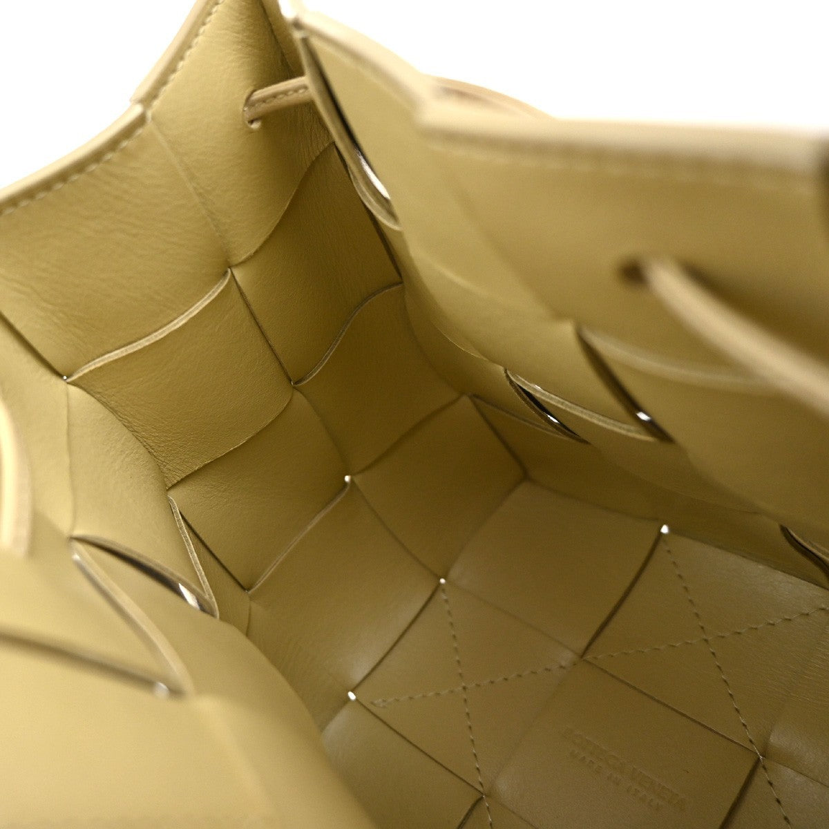 Bottega Veneta Cassette Bucket Bag Maxi Intrecciato Leather, BEIGE, LEATHER, Shoulder bag