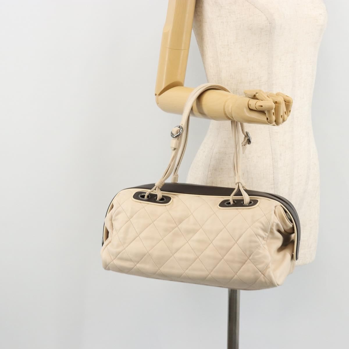 Chanel Matelassé Lambskin leather, Neutral, Leather, Handbag