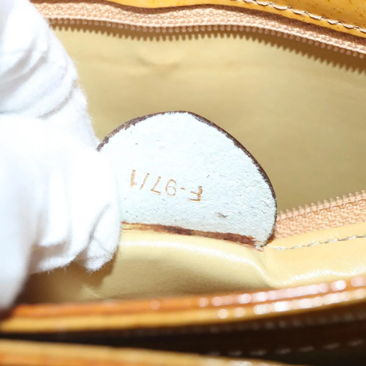 Celine Shoulder bag circle logo Patent leather, Camel, Patent Leather, Shoulder Bag
