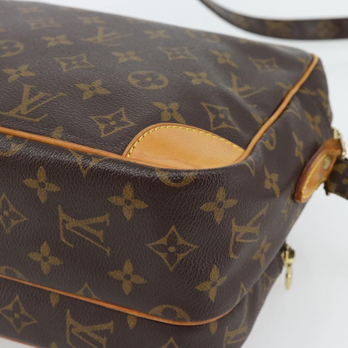 Louis Vuitton Nil Messenger Monogram Canvas, Brown, Canvas, Shoulder Bag