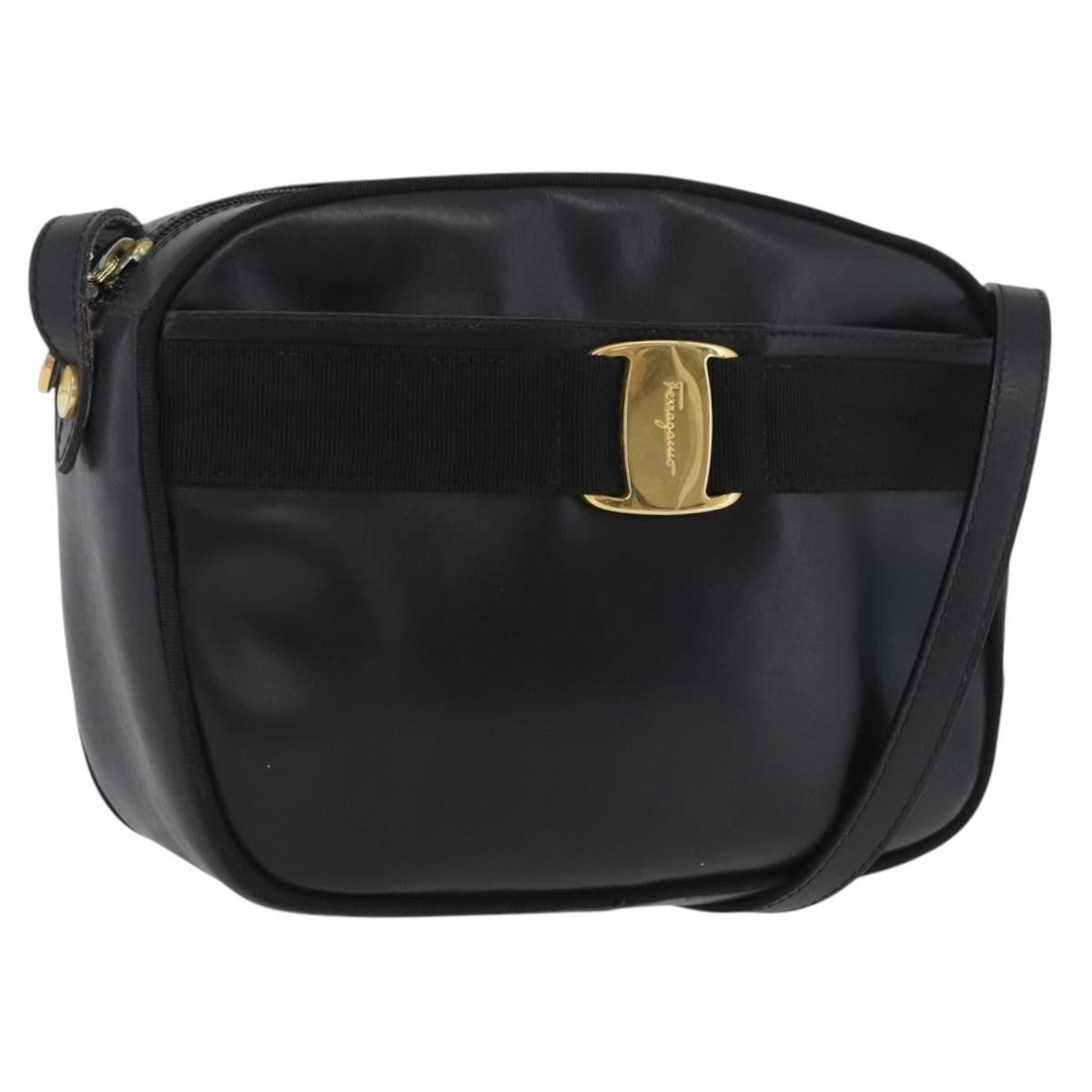 Salvatore Ferragamo Vara Bow camera Leather, Black, Leather, Shoulder Bag