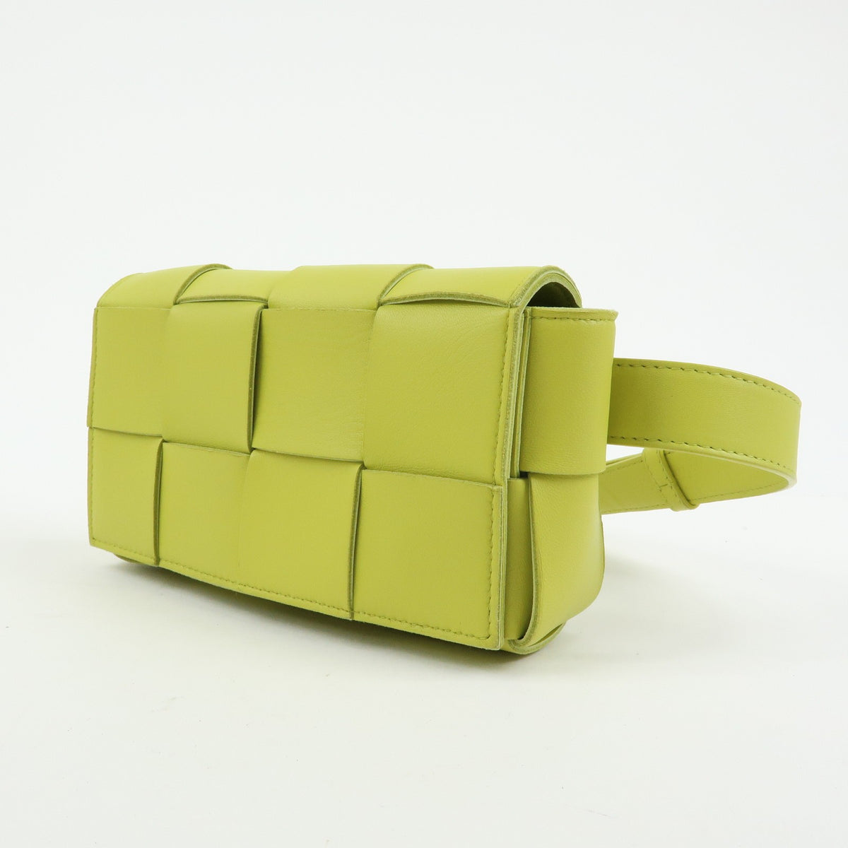 Bottega Veneta Cassette Belt Maxi Intrecciato Leather, Green, Leather, Clutch
