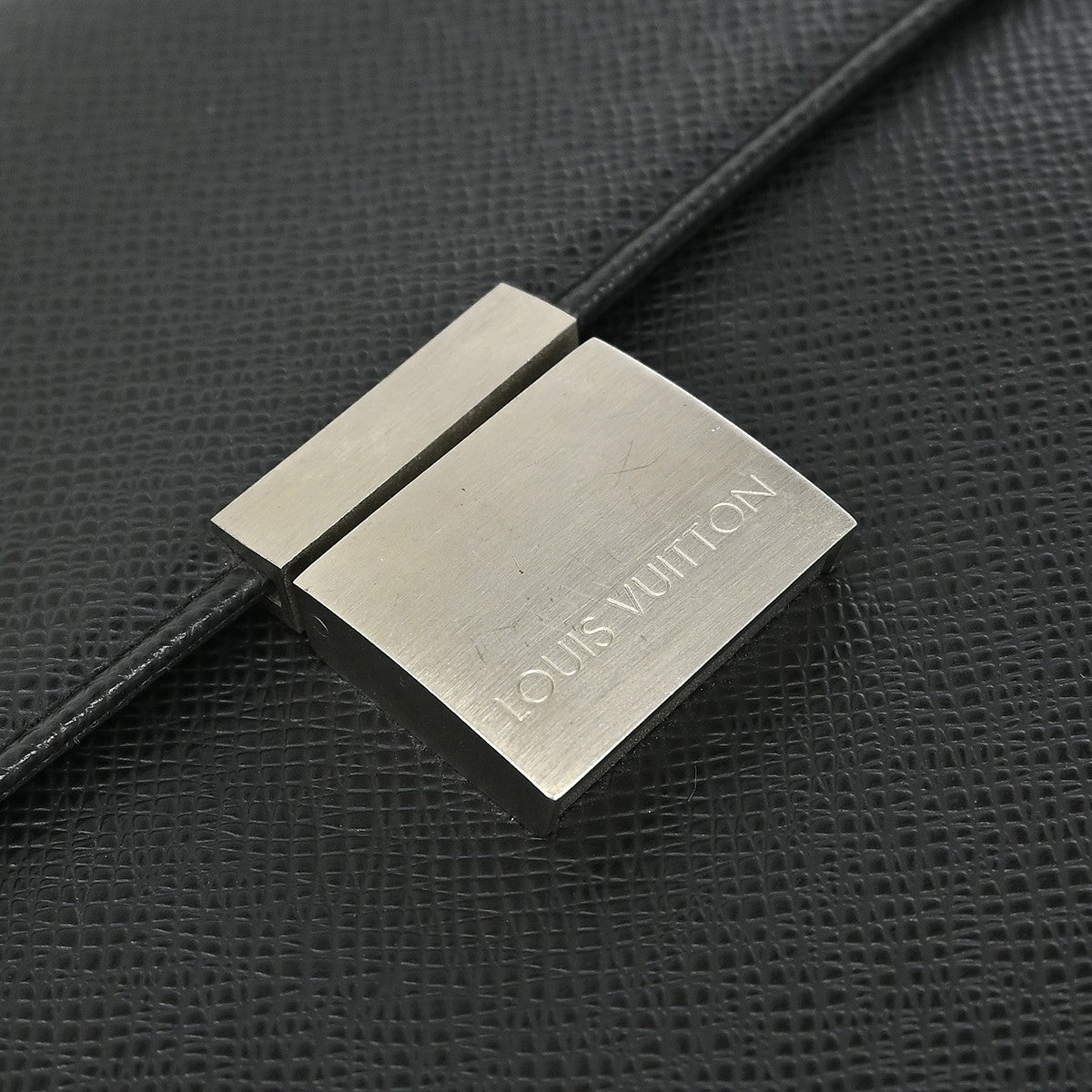 Louis Vuitton Selenga Pochette Taiga Leather, Black, Leather, Clutch