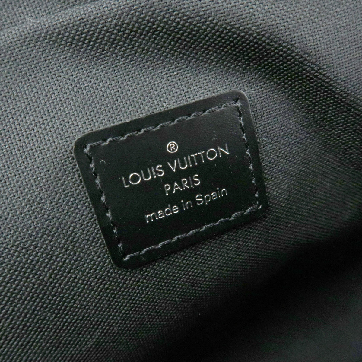 Louis Vuitton Kaluga Pochette Clutch Taiga Leather, Black, Leather, Clutch