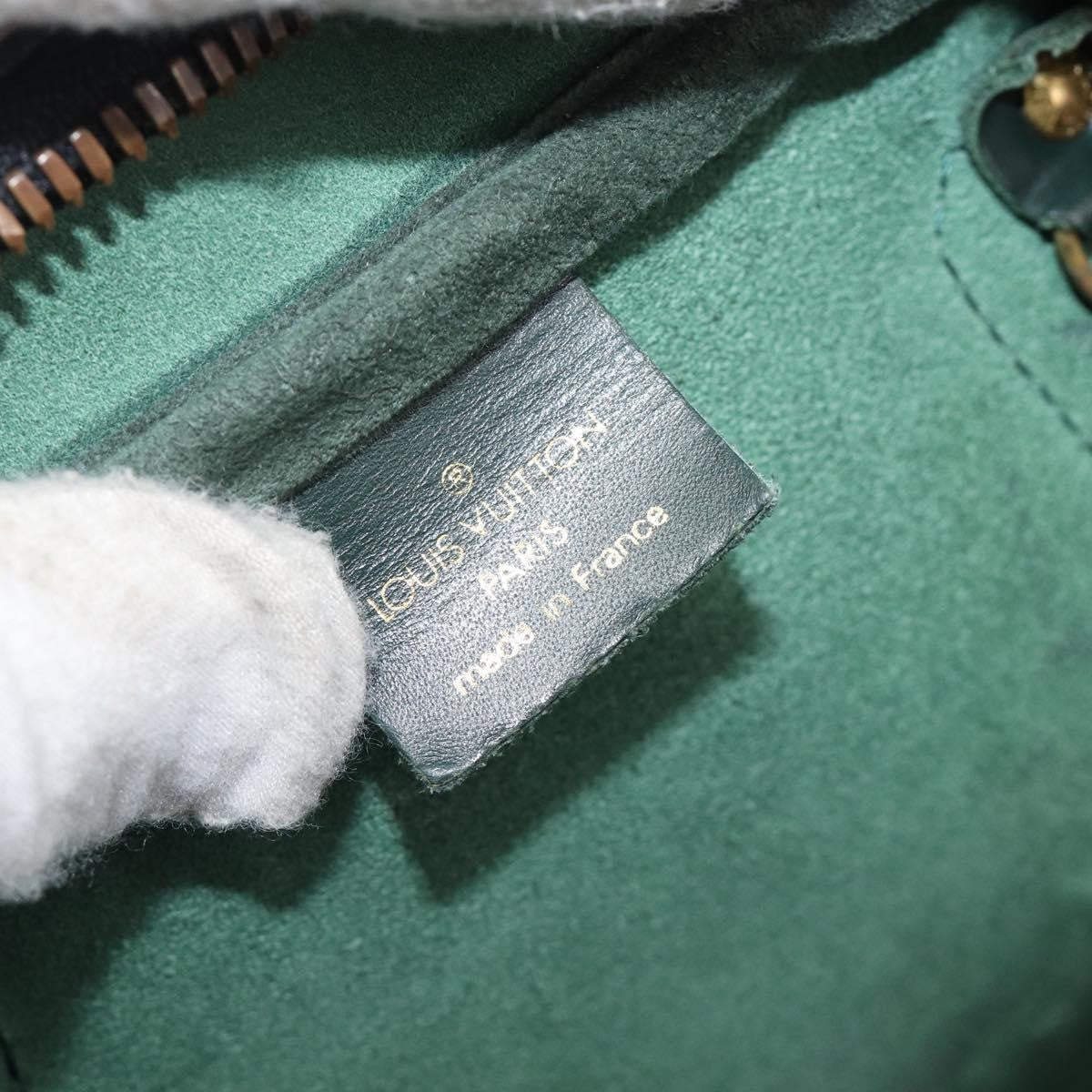 Louis Vuitton Kendall Taiga Leather, Green, Leather, Handbag
