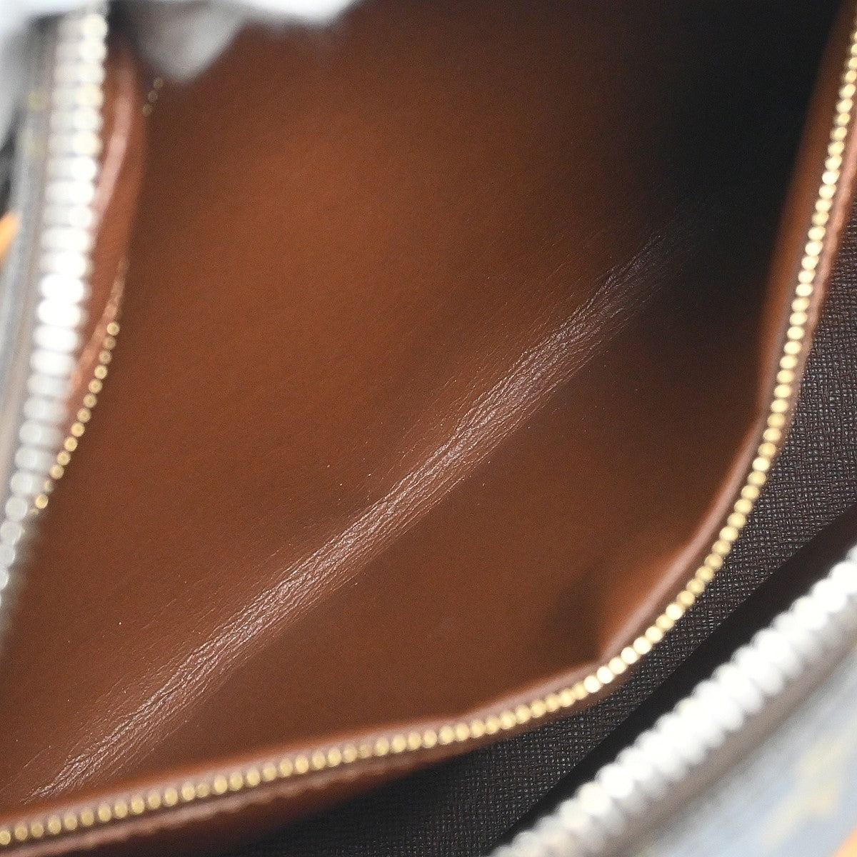 Louis Vuitton Nil Messenger Monogram Canvas, Brown, Canvas, Handbag