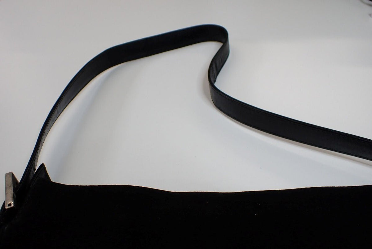 Fendi FENDI BAGUETTE SUEDE Suede noir, Black, Suede, Shoulder Bag