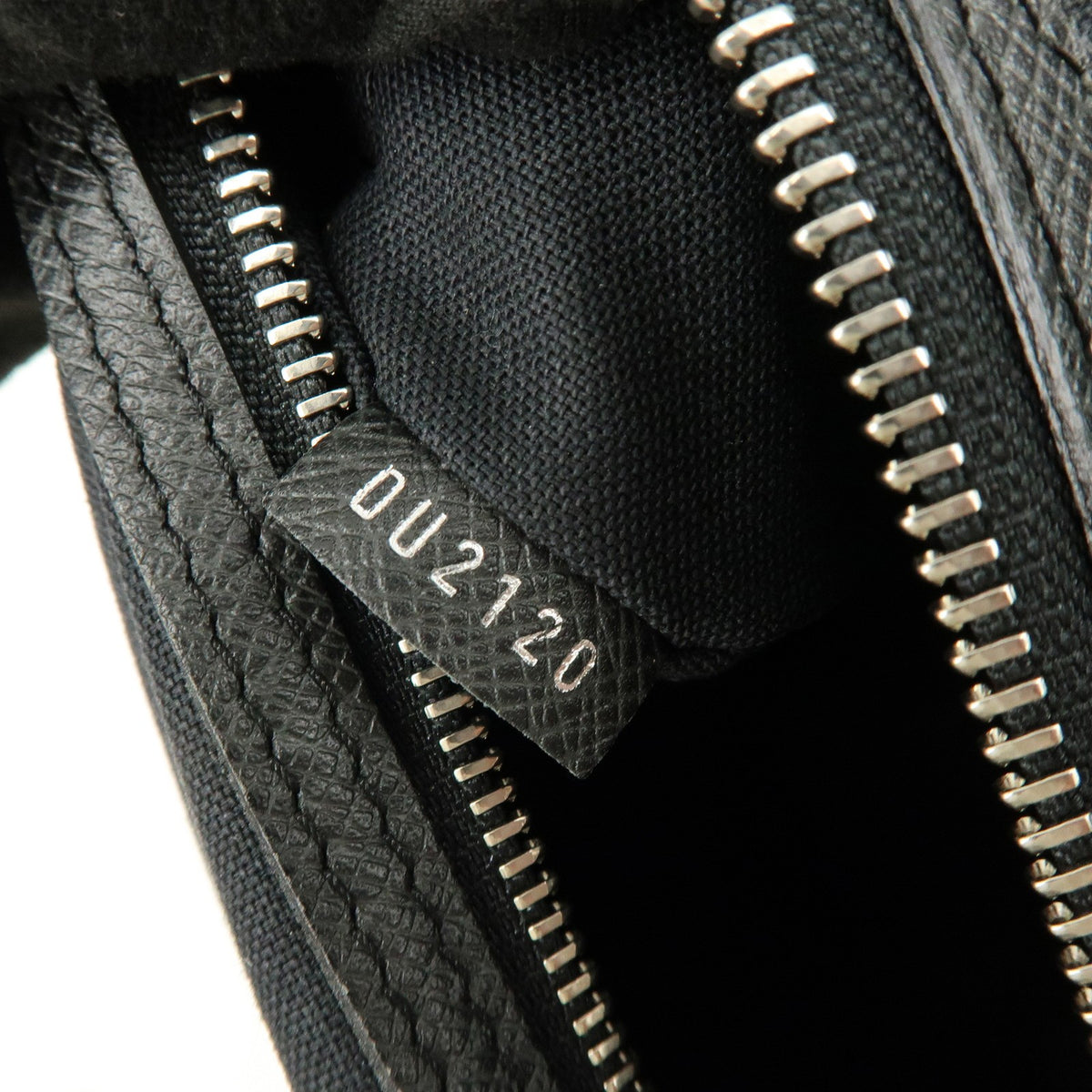 Louis Vuitton Roman Taiga Leather, Gray, Leather, Handbag