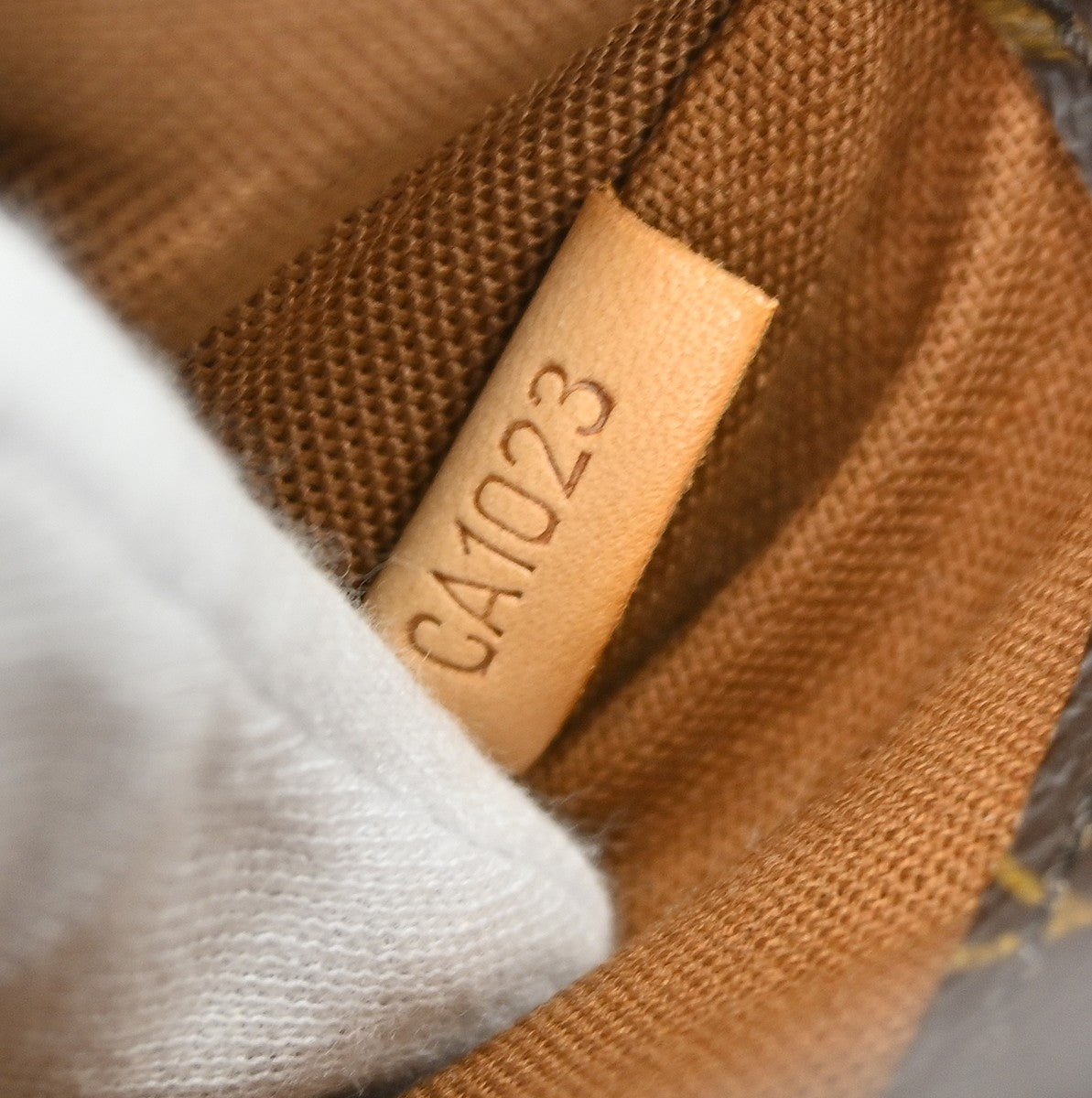 Louis Vuitton Pochette Gange Monogram Canvas, Brown, Canvas, Clutch