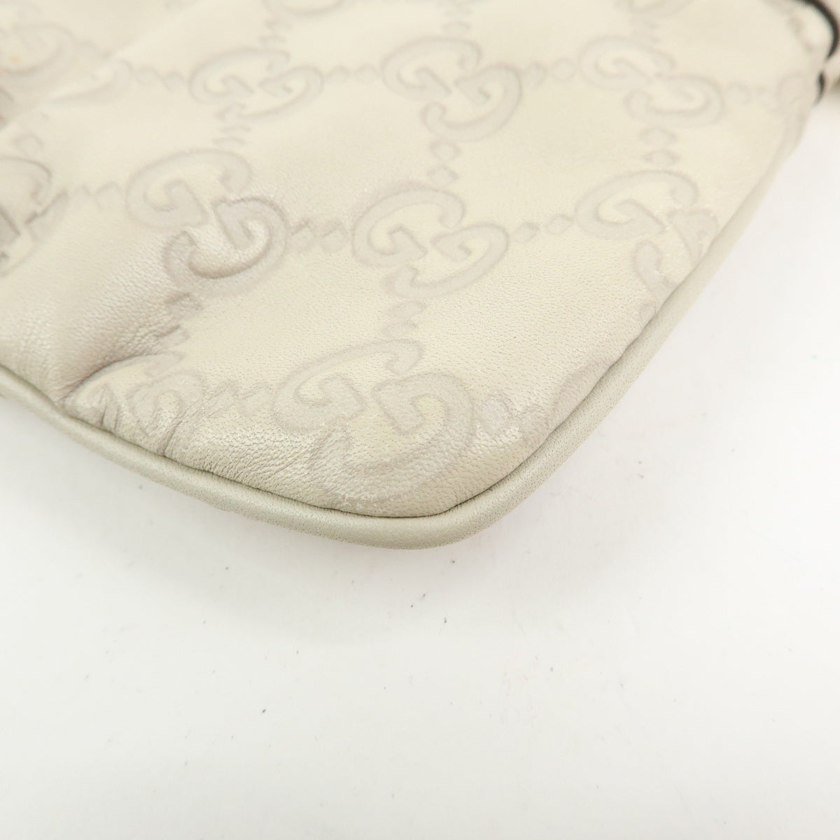 Gucci Heart Wristlet Guccissima Leather, Beige, Leather, Clutch
