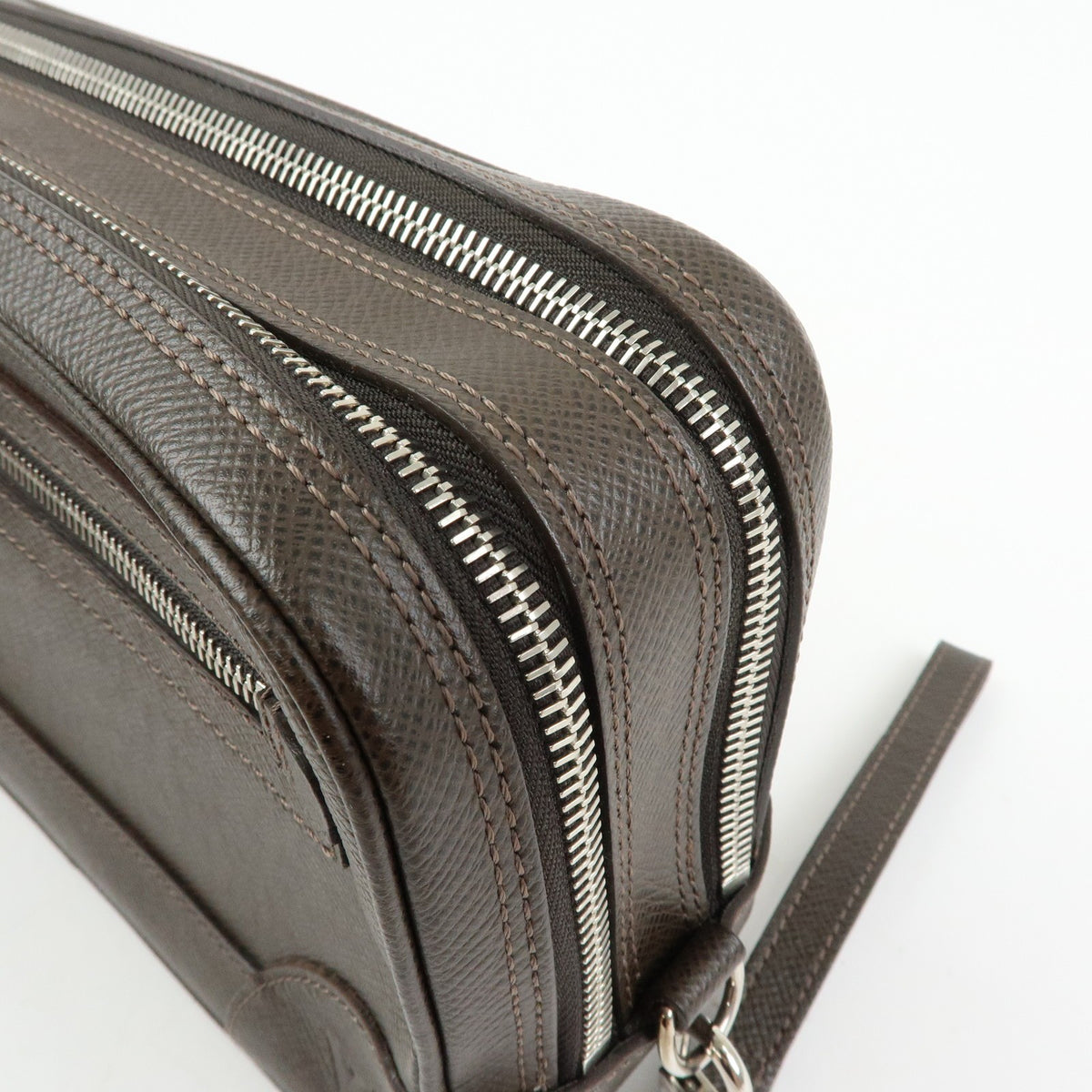 Louis Vuitton Neo Pavel Taiga Leather, Brown, Leather, Handbag