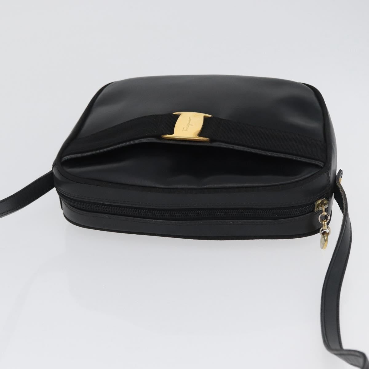 Salvatore Ferragamo Vara Bow camera Leather, Black, Leather, Shoulder Bag